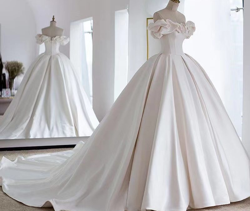 Unbeatable Deals Await at Bellevue Bridal’s White Friday Sample Sale!